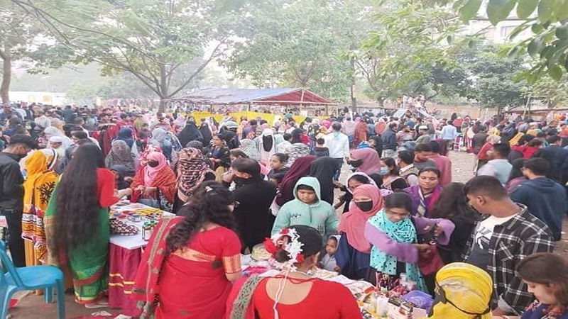 নরসিংদী শহরে নারী উদ্যোক্তাদের হাট। ছবি: ফেসবুক থেকে