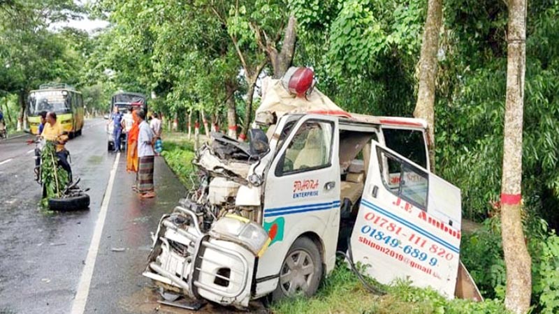 গোপালগঞ্জে ট্রাক-অ্যাম্বুলেন্স মুখোমুখি সংঘর্ষে ৪ জন নিহত