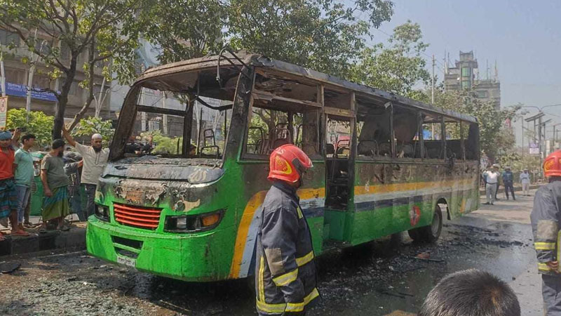 ‘১ বাসে আগুন দিলেই ৮ হাজার টাকা’