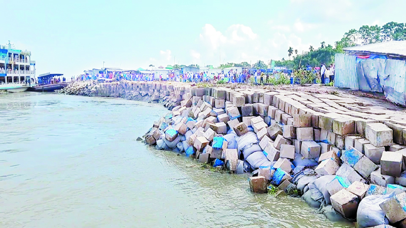 সিসি ব্লক ধসে নারীর মৃত্যু