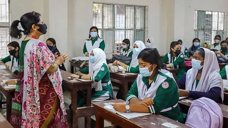 শিক্ষাক্রমে ত্রুটির ব্যাপারে ব্যবস্থা নেয়ার নির্দেশ প্রধানমন্ত্রীর