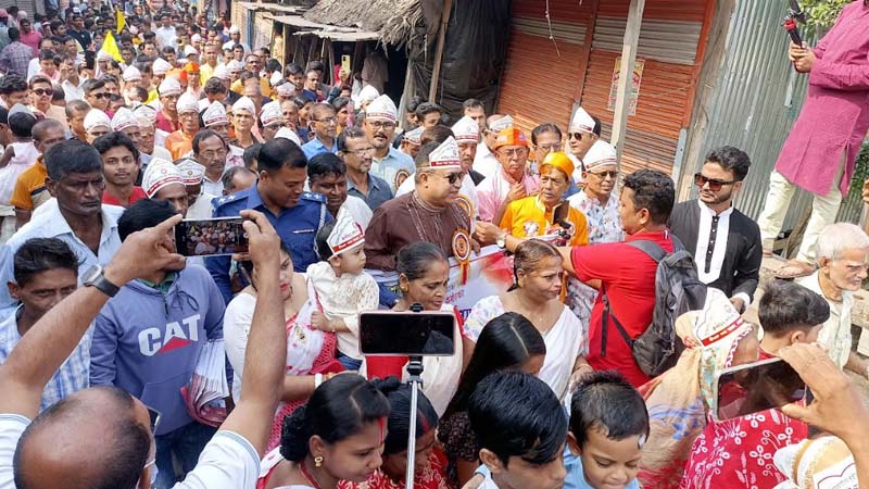 মোরেলগঞ্জে পরমহংসদেবের আবির্ভাব উৎসবে শোভাযাত্রায় ভক্তদের ঢল 