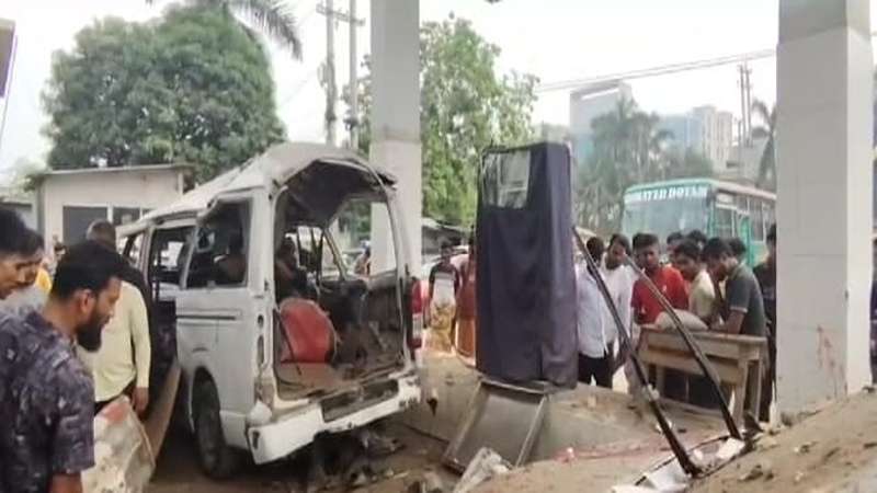 সিএনজি স্টেশনে মাইক্রোবাসে গ্যাস সিলিন্ডার বিস্ফোরণ, নিহত-১