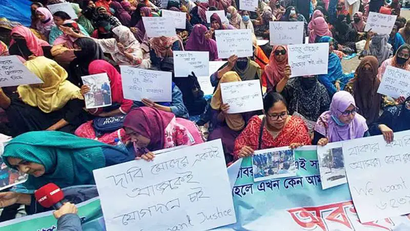 ফের শাহবাগে অবস্থান প্রাথমিকে নিয়োগ বাতিল হওয়া প্রার্থীরা