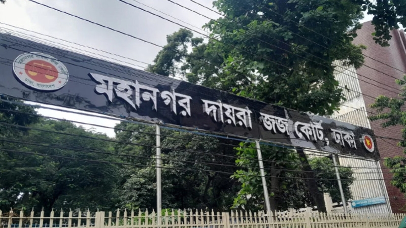 রাতের আধারে আদালত পাড়ায় চলে অসমাজিক কার্যকলাপ