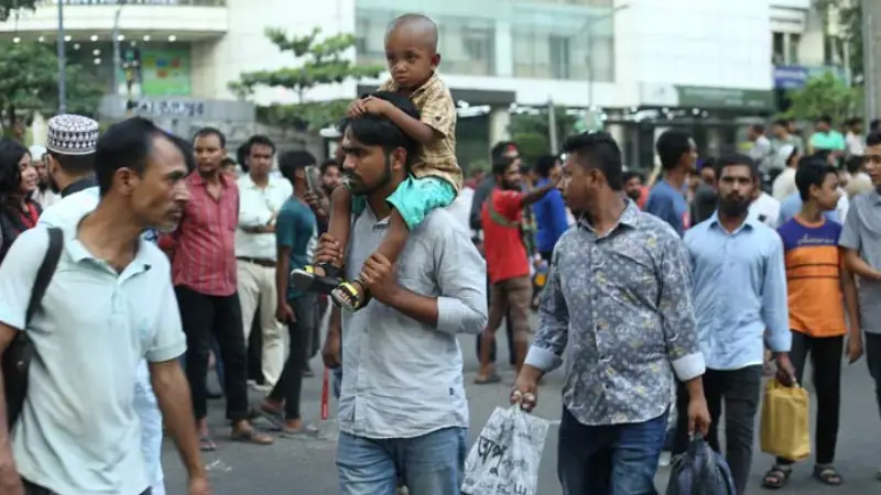 তিতুমীর কলেজের আন্দোলনে বিপর্যস্ত জনজীবন