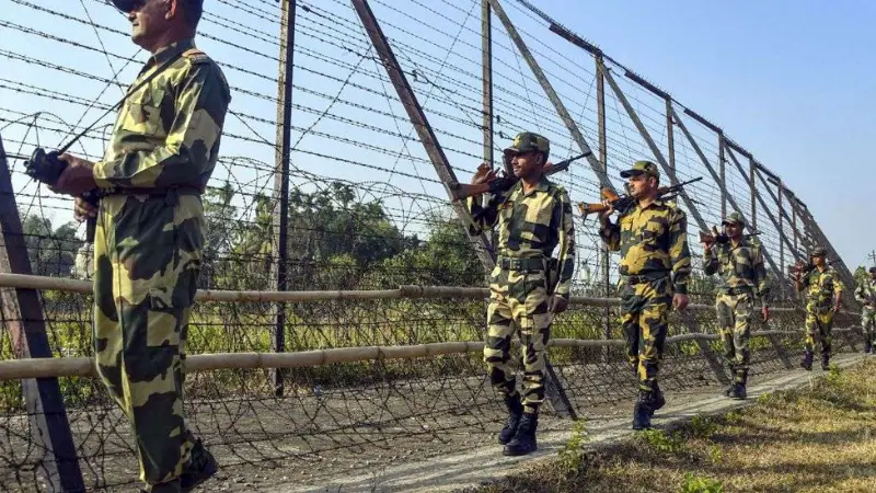 বাংলাদেশ সীমান্তে কারফিউ জারি ভারতের!