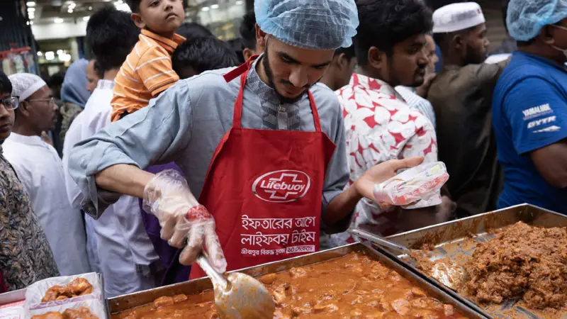 রমজানে ইউনিলিভার বাংলাদেশের ইফতারের আগে লাইফবয় টাইম ক্যাম্পেইন