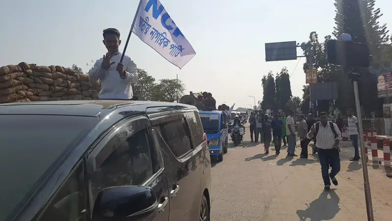 শতাধিক গাড়ির বহর নিয়ে পঞ্চগড়ে সারজিসের শোডাউন