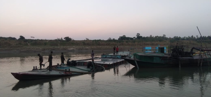  অবৈধ বালু উত্তোলনকালে সেনাবাহিনীর অভিযান বোলগেটসহ খনন সামগ্রী জব্দ  