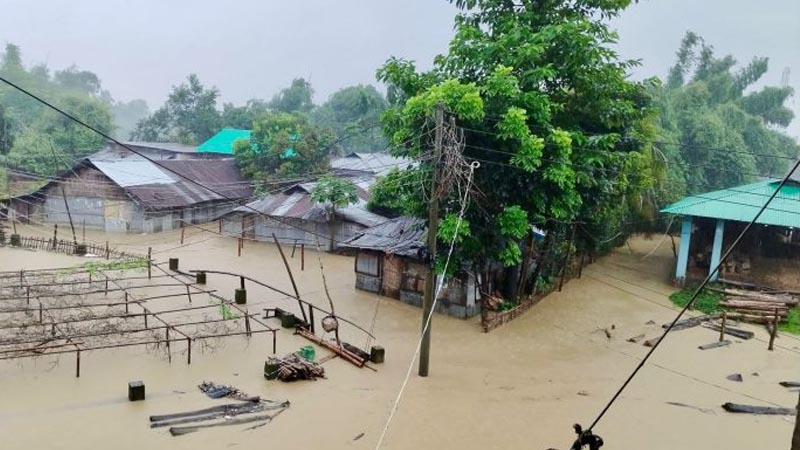 খাগড়াছড়িতে ভারী বর্ষণে ডুবে গেছে ৫ শতাধিক পরিবারের বাড়িঘর 