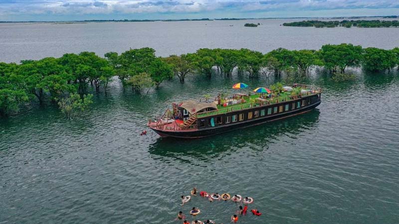 বন্যা পরিস্থিতির অবনতি, টাঙ্গুয়ার হাওড় বন্ধ ঘোষণা 