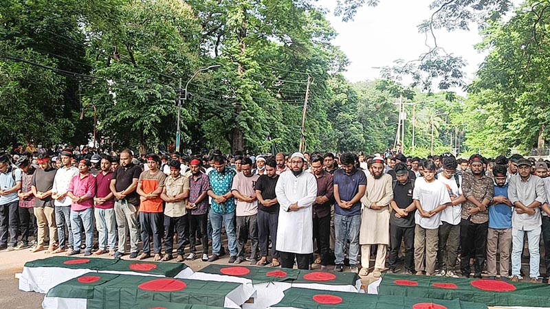 কফিন ধরে আন্দোলন চালিয়ে যাওয়ার শপথ শিক্ষার্থীদের 