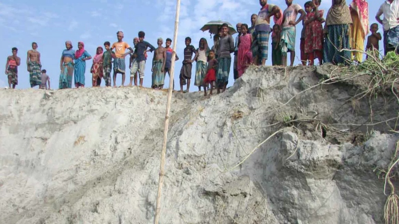 মানচিত্র থেকে হারিয়ে যাচ্ছে মানিক দাইর