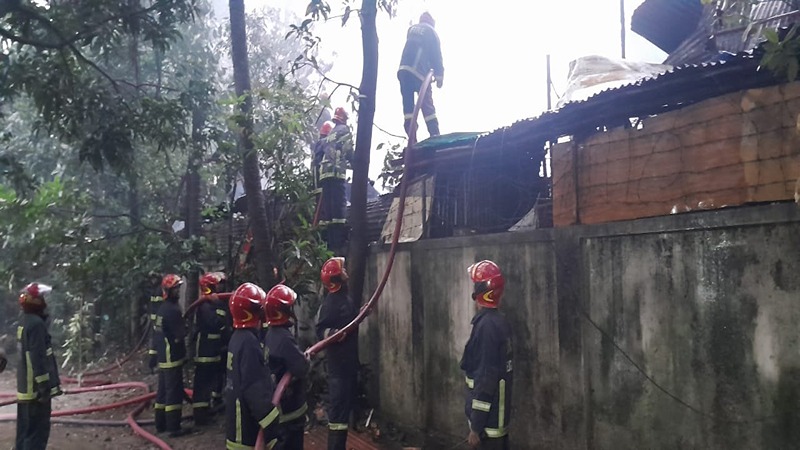 বনানী ২২নং বস্তিতে আগুন নিয়ন্ত্রণে