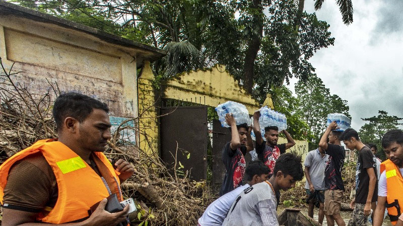 কমিউনিটি রান্নাঘর চালু: কোস্ট ফাউন্ডেশনের গরম খাবার বিতরণ