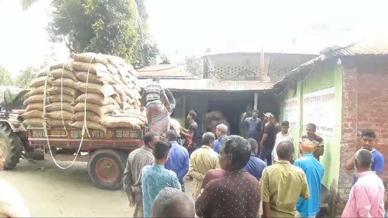 খাদ্য গুদাম থেকে ২৫০ টন চাল গায়েব,কর্মকর্তা উধাও