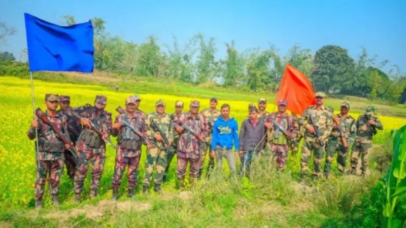 এবার পতাকা বৈঠকের মাধ্যমে দুই বাংলাদেশিকে ফেরত দিল বিএসএফ