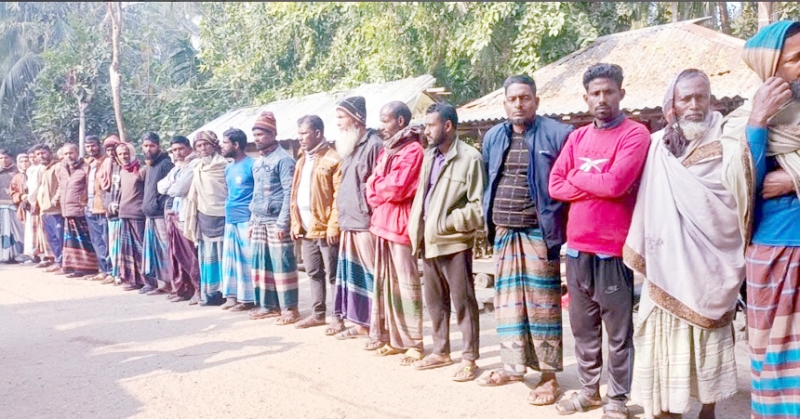 বাগেরহাটে চাঁদাবাজি সেতু নির্মাণে বাধার  প্রতিবাদে বিক্ষোভ