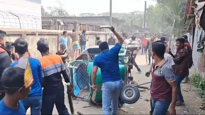 ভোলায় অনির্দিষ্টকালের বাস ধর্মঘট ভোগান্তিতে সাধারণ যাত্রীরা