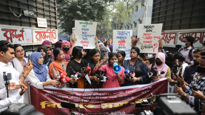 বর্তমান আইন-শৃঙ্খলা পরিস্থিতি আ.লীগ আমলের চেয়েও খারাপ: ইডেন শিক্ষার্থীরা