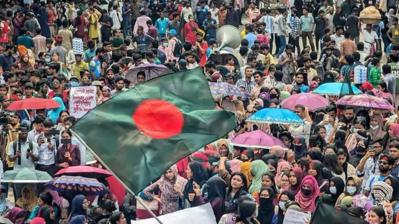 এপ্রিলে সবাইকে একসাথে খেয়ে দেয়ার একটা পরিকল্পনা চলছে