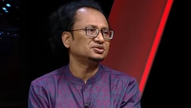 ‘রাজনৈতিক ব্যক্তি মানেই স্বপ্ন বিক্রি করা’