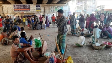 জীবনযুদ্ধে হেরে যাচ্ছে খেটে খাওয়া মানুষ, পণ্যের দামে লাগাম টানুন!