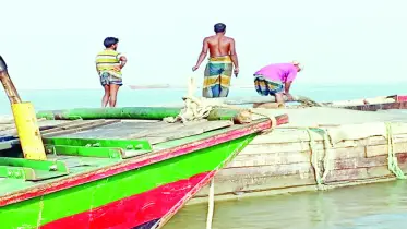 পদ্মা থেকে দিনে ২০ লাখ ঘনফুট বালু লুট