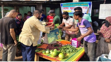 বৈষম্যবিরোধী শিক্ষার্থীদের ন্যায্য মূল্যের দোকান