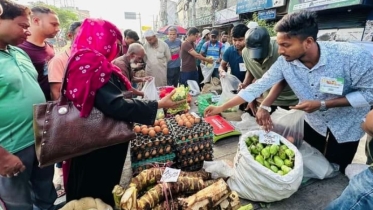 নাটোরে আজ থেকে ’জনতার বাজার’