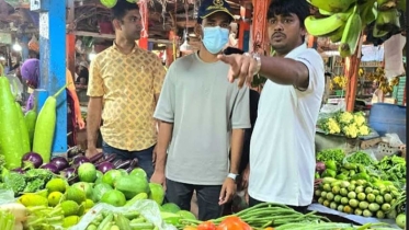 ছদ্মবেশে বাজার পরিদর্শনে উপদেষ্টা আসিফ