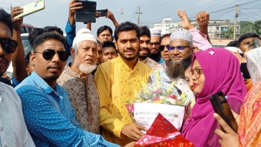 ৩০০ আসনে প্রার্থী দেয়ার ঘোষণা নুরের