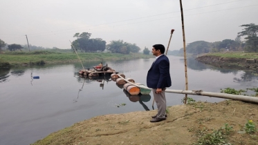 ধামরাইয়ে অবৈধভাবে নদী থেকে বালু উত্তোলন,দুই ড্রেজার জব্দ