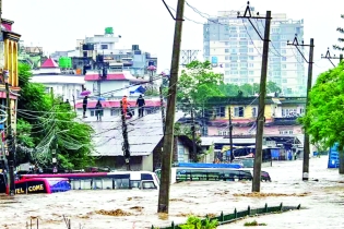 নেপালে বন্যা-ভূমিধসে মৃত বেড়ে ১৯৫, বহু নিখোঁজ