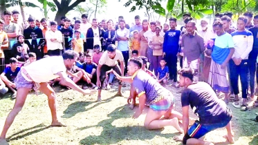 হারিয়ে যাওয়া গ্রামীণ খেলায় ফিরে এলো শৈশবের উচ্ছ্বাস