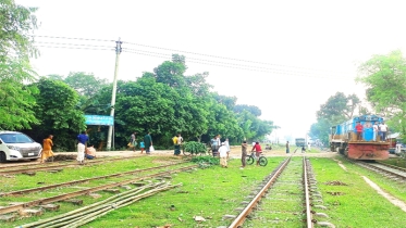 তারাকান্দিতে অরক্ষিত লেভেল ক্রসিং যেন মরণফাঁদ