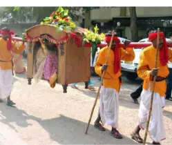 হারিয়ে গেছে বাঙালি ঐতিহ্যের প্রতীক পালকি