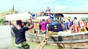 নতুন আশায় বুক বেঁধে সাগরে যাচ্ছেন জেলেরা