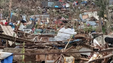 শতাব্দীর ভয়াবহ ঘূর্ণিঝড়ে লণ্ডভণ্ড ফ্রান্সের মায়োত, মৃত্যু ছাড়াতে পারে হাজার