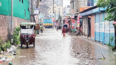 জলাবদ্ধতায় এলাকাবাসীর দুর্ভোগ