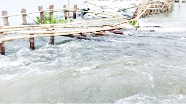 শতাধিক গ্রামের ৫০ হাজার পরিবারের দুর্বিষহ জীবন