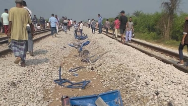 ট্রেনের ধাক্কায় মৃত্যু বেড়ে ৭