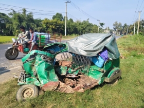 পটিয়ায় বাস-সিএনজির মুখোমুখি সংঘর্ষে নিহত-১, আহত-২