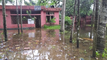 এক মাসেও পানি নিষ্কাশন হয়নি তালেপুর উপস্বাস্থ্য কেন্দ্রের