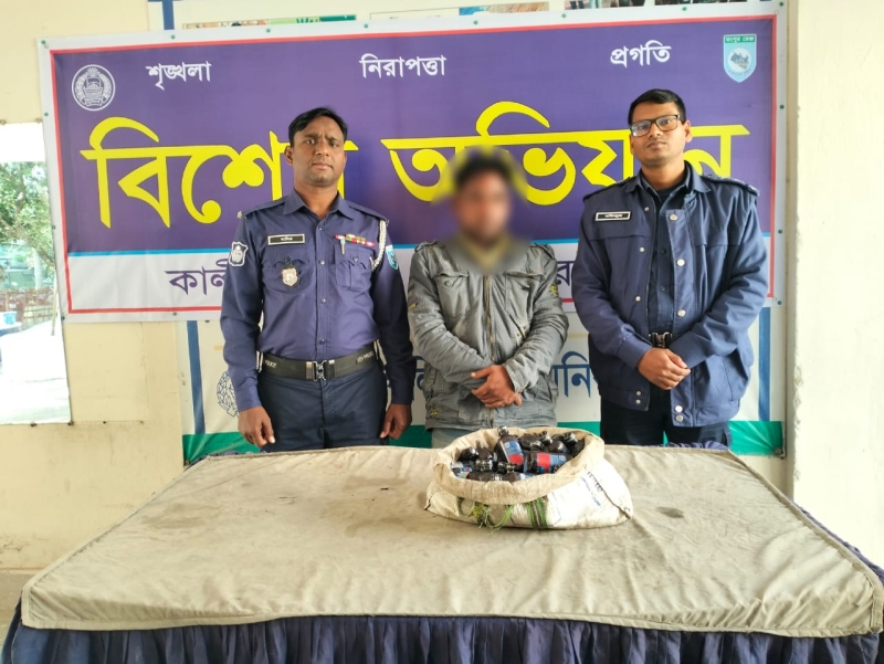 লালমনিরহাটে ফেন্সিডিলসহ মটরসাইকেল মেকানিক আটক