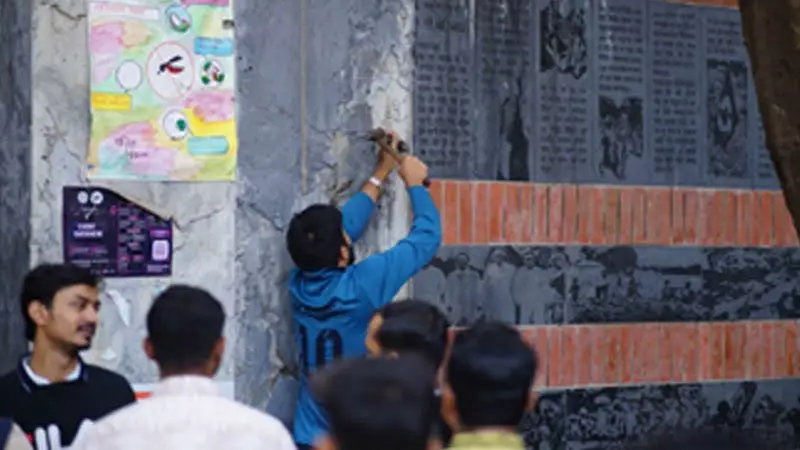 ভেঙে ফেলা হলো ৭ মার্চ ভাষণের ভাস্কর্য