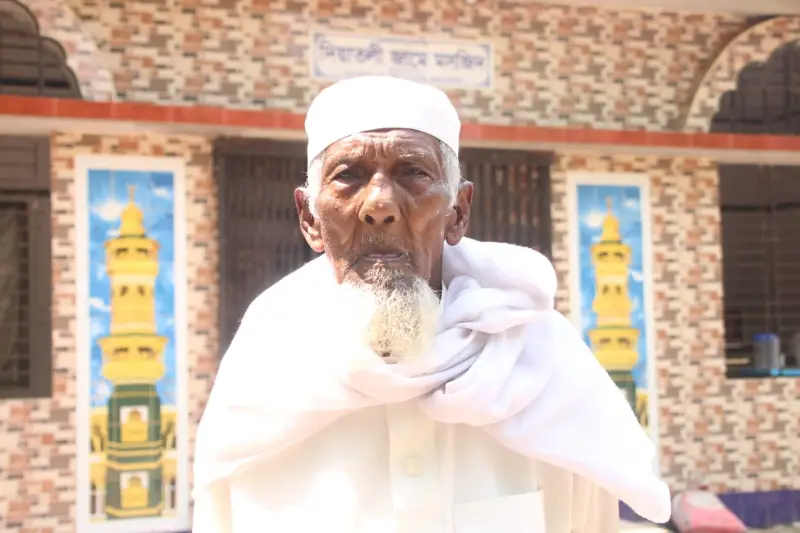 ১১৭ বছর বয়সেও ইমামতি করছেন মসজিদে, ইসলামের সেবা করতে চান শেষ নিঃশ্বাস পর্যন্ত