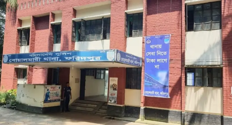 বোয়ালমারীতে প্রবাসীর স্ত্রীর আত্মহত্যা