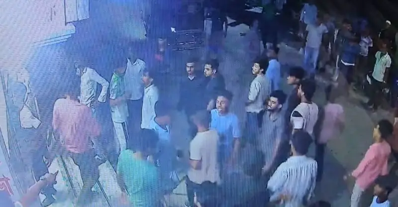বোয়ালমারীতে বালুমহল ইজারা বাণিজ্যের ভাগাভাগি নিয়ে সংঘর্ষ, ভিডিও ভাইরাল
